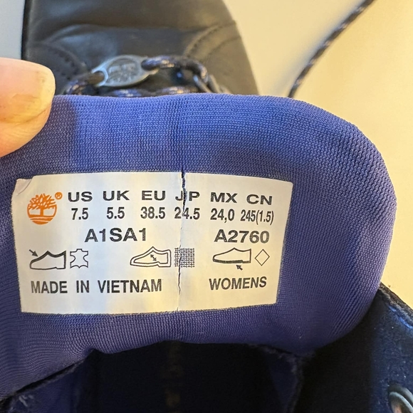 Black Timberland Ankle Boots - Picture 3 of 7